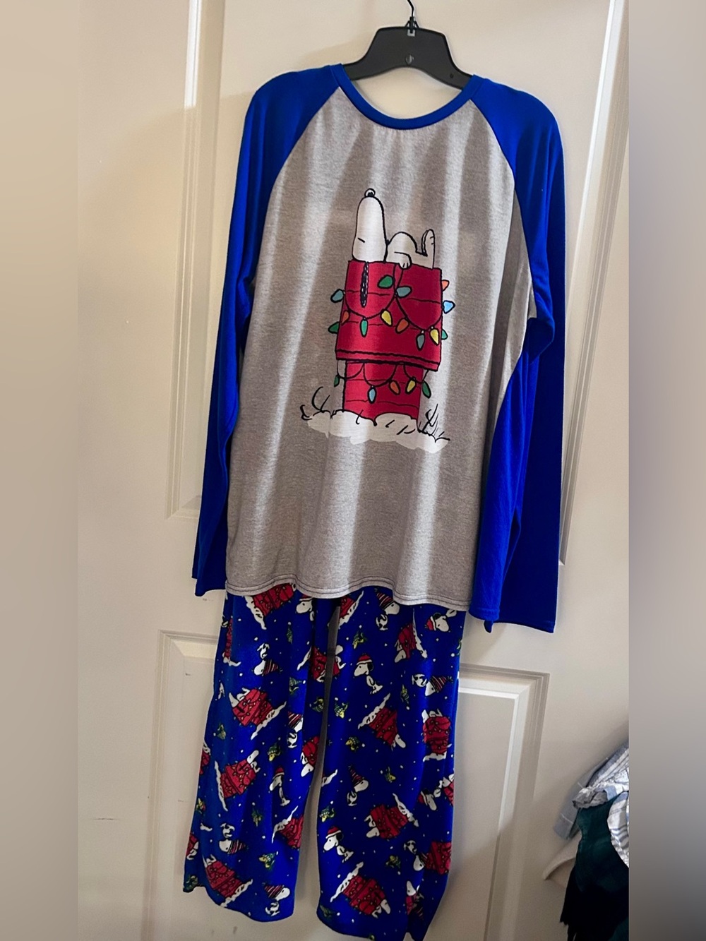 Peanuts Men's LG βπππ βπΎπ π°π
' Snoopy Holiday Long Sleeve Pajama Set - Picture 2 of 10